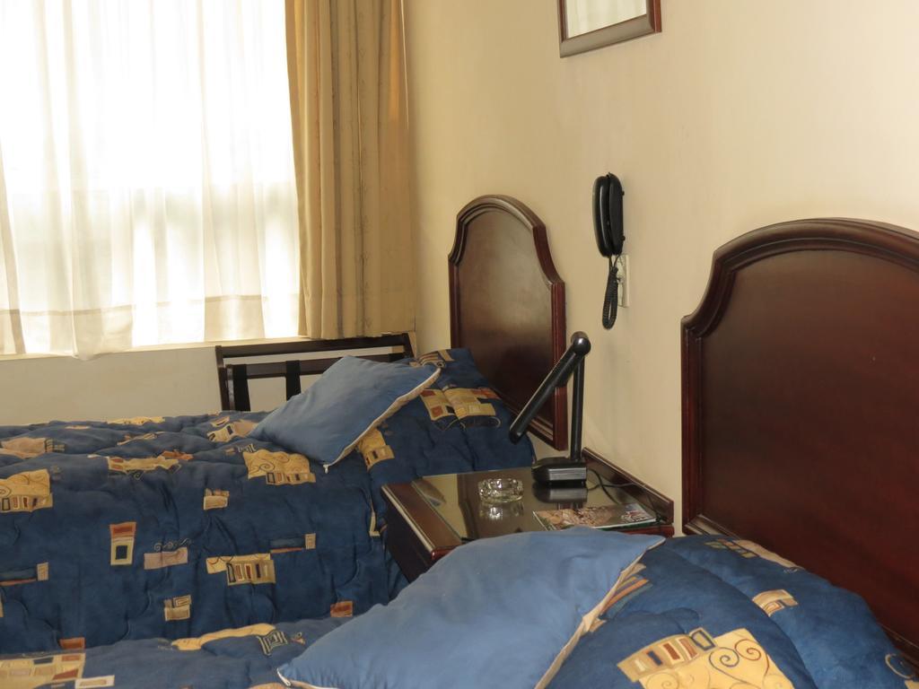 Hotel Plaza Mayor Lima Oda fotoğraf
