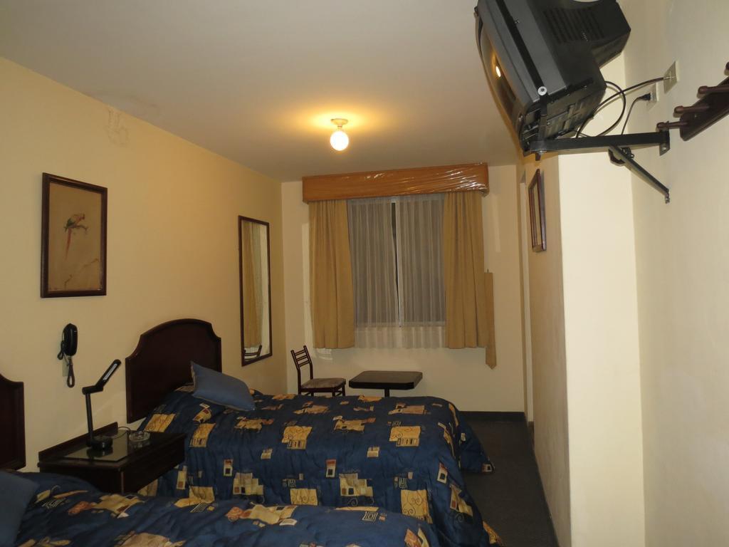 Hotel Plaza Mayor Lima Oda fotoğraf
