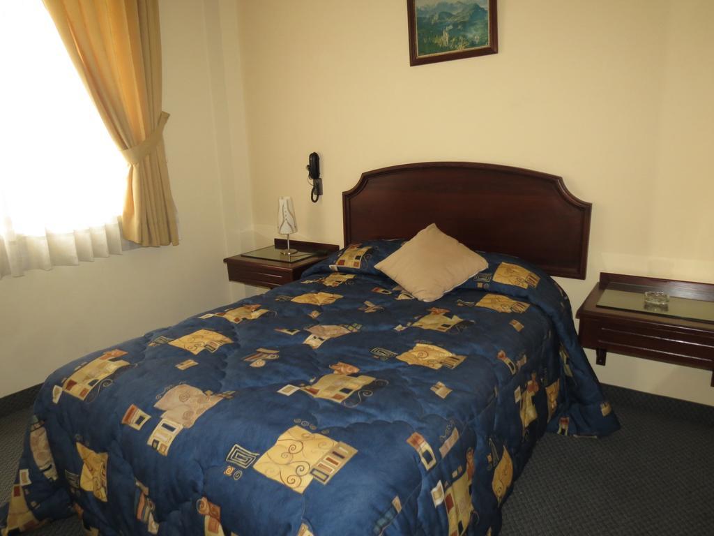 Hotel Plaza Mayor Lima Oda fotoğraf