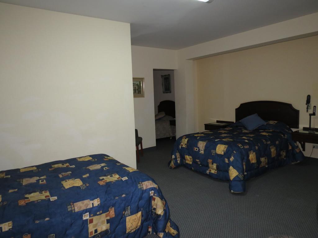 Hotel Plaza Mayor Lima Oda fotoğraf