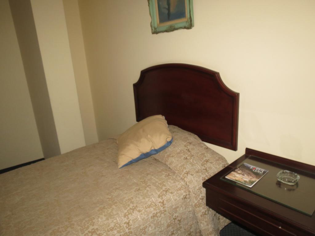Hotel Plaza Mayor Lima Oda fotoğraf